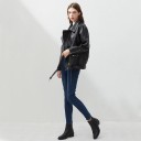 Giacca donna chiodo in ecopelle nera Taglio ampio con spalle basse Cintura con fibbia Zip metallica asimmetrica Colletto con bottoni a pressione 4