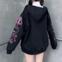 Giacca felpa donna con cappuccio e zip Nera Motivo rosa di teschi con spade e rose sulle maniche Tasche frontali Vestibilità ampia Poliestere 5