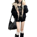 Giacca invernale da donna in poliestere e cotone nera con zip e bottoni con cappuccio, tasche e colletto in pelliccia. Cappotto elegante e caldo per l'inverno 2
