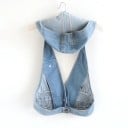 Gilet en denim pour femmes avec capuche Bleu clair Décolleté en V Profond Pointes aigües Poche poitrine et poches à rabat Coton et polyester 2