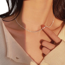 Glanzende minimalistische set halsketting en armband Koperlegering Licht luxe dames sieraden Elegante accessoire voor elke dag 3