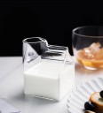 Glazen melkpak 1