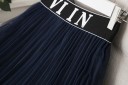 Gonna lunga da donna in tulle plissettato Vita ampia con scritta bianca Tulle trasparente a più strati Pieghe delicate su tutta la lunghezza 3