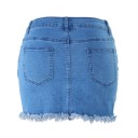 Gonna mini in denim da donna con orlo decisamente sfrangiato Blu Taglio in denim classico Tasche anteriori e posteriori Passanti per cintura 3