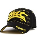 Gorra con la inscripción C985 15