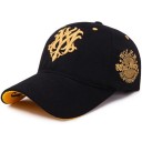 Gorra con la inscripción C986 6