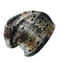 Gorra con perforaciones falsas 2