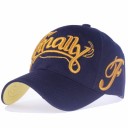 Gorra de hombre con inscripción T51 9