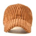 Gorra de mujer de terciopelo con amplias costillas Superficie suave tipo terciopelo Forma de béisbol Visera curvada Circunferencia 12