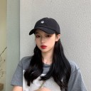 Gorra feminina com estampado C976 3