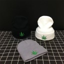 Gorro de Inverno com Estampagem de Cannabis 1