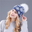 Gorro de invierno para mujer con copos de nieve. 2