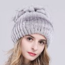 Gorro de invierno para mujer con piel Superficie peluda y acanalada Decoración con borlas en la parte superior Circunferencia de cabeza de 52 a 60 13