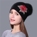 Gorro de invierno para mujer con pompón de piel 4