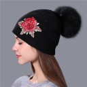 Gorro de invierno para mujer con pompón de piel 1