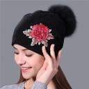 Gorro de invierno para mujer con pompón de piel 2