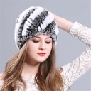 Gorro de invierno para mujer elaborado con piel de conejo. 2
