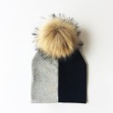 Gorro infantil bicolor con pompón 6