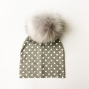 Gorro infantil con pompón peludo 12