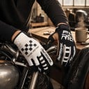 Guanti sportivi a dita intere per motocross con stampa e motivo a scacchi e pollice rinforzato in bianco e nero per la guida off-road 3