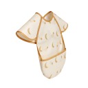 Gyerekeknek készült nyakpántos étkezőkendő 30 x 25 cm Alsó zseb az ételmaradékoknak Okker színű hónapok és hulló csillagok krém alapon Okker szegéllyel 2