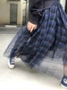 Γυναικεία καρό midi φούστα με διαφανή τούλινη στρώση Ασύμμετρη αιχμηρή άκρη Φαρδύς μέσος με κουμπί Βαμβάκι Σκούρα μπλε χρώμα 2
