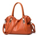 Γυναικεία τσάντα χεριού και ώμου Μαλακή τσάντα με χρυσές μεταλλικές διακοσμήσεις Τεχνητό δέρμα PU Δύο χερούλια Λουρί με καραμπίνες 36 x 3