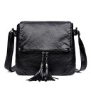 Γυναικεία τσάντα crossbody με φουντάκι Μικρή τσάντα από τεχνητό δέρμα με καπάκι και φερμουάρ Μαλακή ρυτιδωτή επιφάνεια 24 x 22 x 6 εκ. 2