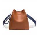 Γυναικεία τσάντα crossbody σε σχήμα σάκου για τον ώμο Λείο PU δέρμα Κλείσιμο φερμουάρ Φαρδύ λουρί σε αντίθετη απόχρωση 21 x 21 x 13 εκ. 2