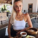 Γυναικείο μπλουζάκι με αλυσίδες στους ώμους 1