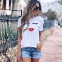 Γυναικείο μπλουζάκι με εκτύπωση μάτια και στόμα 1