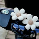 Haken für den Kinderwagen mit Klettverschluss 12 x 8 x 3 cm Praktischer Halter für Taschen mit einer Blume aus Garn Zubehör für Mütter Organizer für den Kinderwagen 2