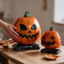 Halloweenska Dekoracja Nafukująca Stojąca Balonowa Dynia 2 szt. 65 x 85 cm i 36 x 45 cm Z Podstawą Pomarańczowa Czarna i Zielona Na Imprezę 2