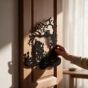 Halloweenská závesná dekorácia na dvere Strašidelný dom s tekvicami a stromom 28 x 30 cm Čierna silueta Ozdobná tabuľa Výzdoba vchodu a bytu 3