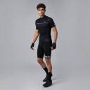 Heren fietsset Shirt met korte mouwen en shorts met zeem 90 % polyester en 10 % Lycra Zwart shirt met gele details 2