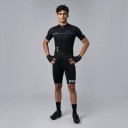 Herre cykelsæt Trøje med korte ærmer og shorts med indlæg 90 % polyester og 10 % Lycra Sort trøje med gule detaljer 4