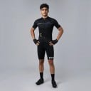 Herren Fahrradset Trikot mit kurzen Ärmeln und Shorts mit Polster 90 % Polyester und 10 % Lycra Schwarzes Trikot mit gelben Details 4