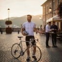 Herren Radset Trikot mit kurzen Ärmeln und Shorts mit Polster 90 % Polyester und 10 % Lycra Weißes Trikot mit Punkten und schwarze Shorts 5