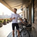Herren Radset Trikot mit kurzen Ärmeln und Shorts mit Polster 90 % Polyester und 10 % Lycra Weißes Trikot mit Punkten und schwarze Shorts 6