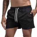Herreshorts med brede, afslappede shorts og emoji-print. Tynde, løse sommershorts med en behagelig pasform. Stilfulde fritidsshorts til både hjemmet og udelivet. 1