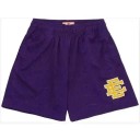 Herrshorts i mesh med resår i midjan, lätt och andningsbart material för sommaren. 9