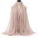 Hidjab femme avec une texture froissée délicate 180x90 cm en coton polyester pour un usage quotidien et le superposition 13