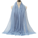 Hidjab femme avec une texture froissée délicate 180x90 cm en coton polyester pour un usage quotidien et le superposition 3