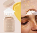 Hnedý vodoodolný tekutý make-up s vankúšikovou hubkou 9 g na vytvorenie efektu peh podobných prirodzeným na tvári i tele 3