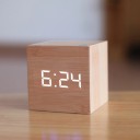Houten tafelklok 12