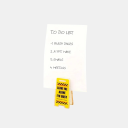 Humorný výstavní kolík 6 x 3 cm Mini stolní dekorace Žlutá výstražná cedule LEAVE ME ALONE I´M BUSY Vtipná kancelářská ozdoba 3