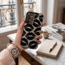 Husa mată pentru Samsung Galaxy A56 5G Model cu amprente de buze Rezistentă și ultra subțire Spate gri cu săruturi negre Margini negre Protector pentru cameră 4