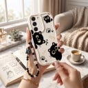 Husă pentru telefon cu pisici negre Samsung Galaxy A55 5G Brățară din mărgele pentru mână Rezistentă Protejează colțurile și camera Alb crem Pătrățele 4