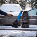 IJskrabber met handschoen 25 x 9,3 cm Schuimrubberen handvat van EVA Waterdichte geïsoleerde handschoen 31,5 x 19 cm Voor de voorruit 2