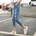 Jeans 3/4 strappati da donna 2